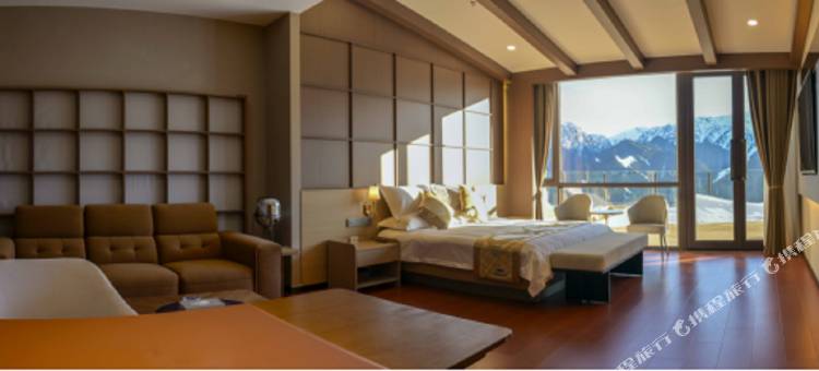 云龙栖大酒店(果子沟观景台店)图片