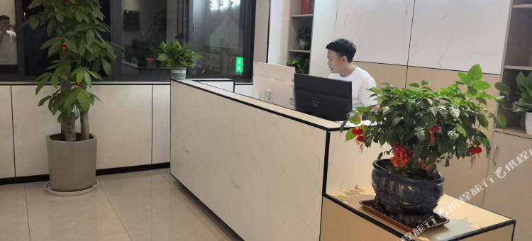 板约酒店图片