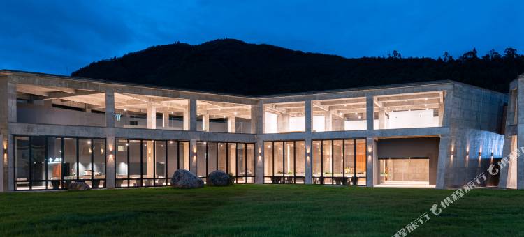 半塘·里外酒店图片