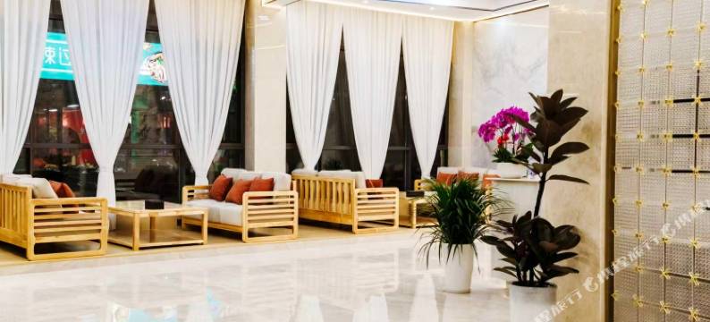 山鸟与月·汤池投影民宿(街子古镇店)图片