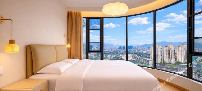 寓见公寓(台州府城银泰店)图片