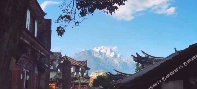 琼楼夜月·俏半山设计师空中花园观全景美宿(丽江古城大水车店)图片