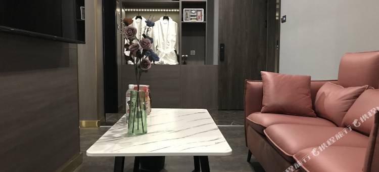 w顷轻奢精品酒店【陇西古莱坞店】图片