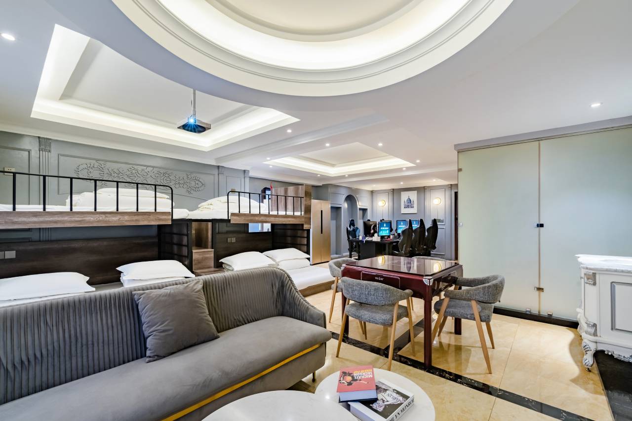 爱上观影电竞酒店(洛阳高铁龙门站盛唐至尊店)