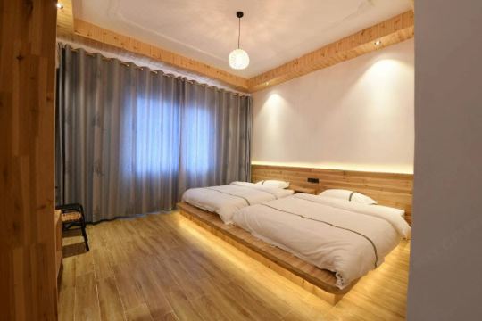 查看更多莲花镇红岩村73号显示地图民宿恭城红岩相聚民宿携程酒店恭城