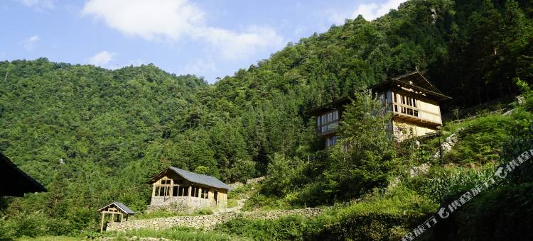 群山之心·夹缝岩民宿图片