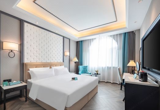 Xana Hotelle Hotel (Haicheng Railway Station Binhe Xi Road) Hotel Overview