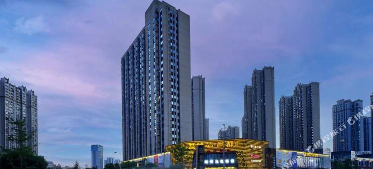 相遇欢影酒店(梅溪湖步步高一师范西校区地铁站店)图片