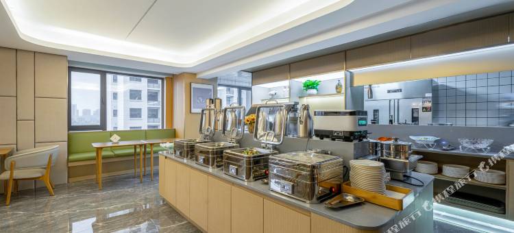 湖畔四季酒店(银川悠阅城店)图片