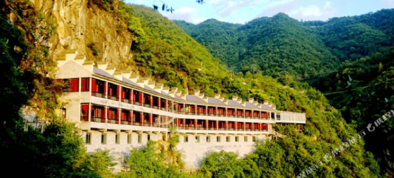 黄龙观悬崖民宿图片