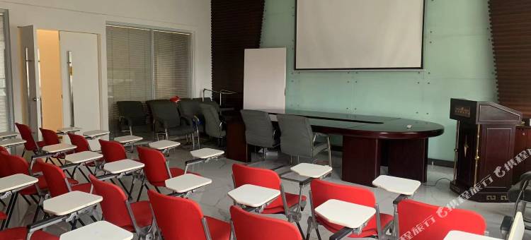 FunGeeX欢致酒店(深圳华强北体育中心店)图片