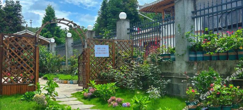 腾冲景颇茶雨客栈(董官村西董大院店)图片