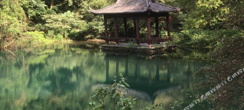 红房子山庄图片