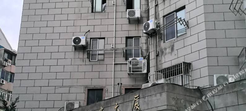 温馨青旅民宿(武宁路地铁站店)图片