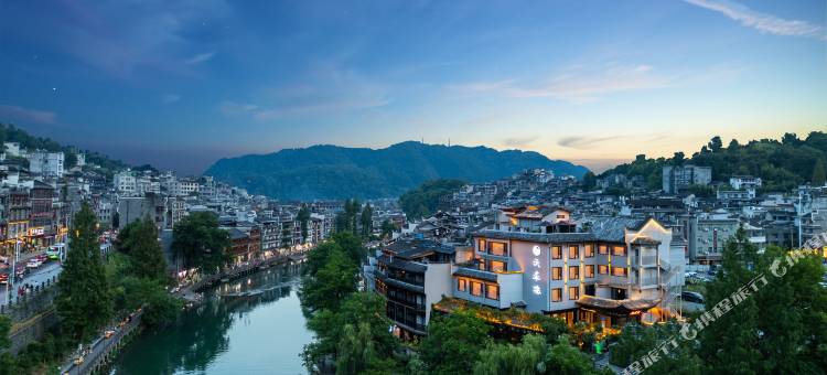 凤凰古城天华楼酒店(沱江店)图片