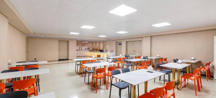 艺龙海雅酒店(重庆沙坪坝磁器口地铁站店)图片