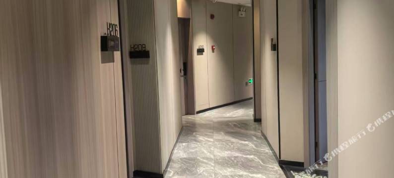 艾里酒店(鲤南美食街店)图片