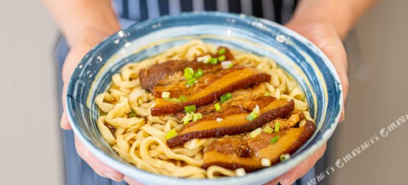 当涂亚桔HOMEFUNPARK•SOULMATE智能影音酒店(高铁东站翠竹广场店)图片