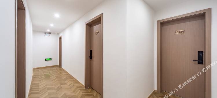 美至·何夕酒店(开封万岁山武侠城仙侠奇境西北湖湿地公园店)图片