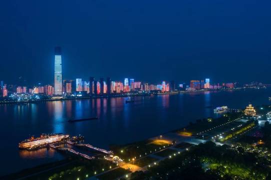 武汉天地汉口江滩亚朵酒店图片