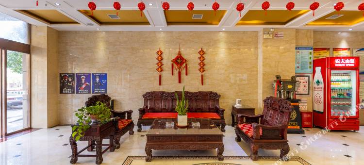 途窝假日酒店(华亭汽车站客运中心店)图片