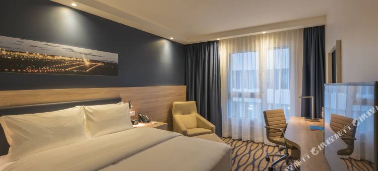 法兰克福机场希尔顿欢朋酒店(Hampton by Hilton Frankfurt Airport)图片