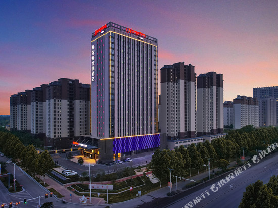 鹤壁高铁站希尔顿欢朋酒店