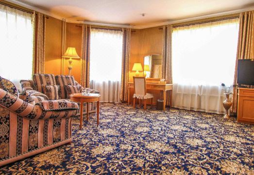 Continental HotelHotel Overview