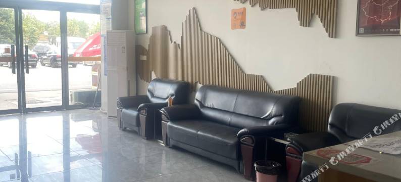 沃德阿拉丁酒店(济宁金宇汽配城店)图片