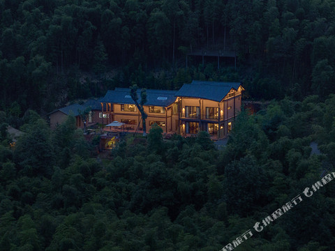 蜀南竹海山里罗罗民宿