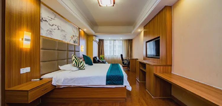  Hotel Overview