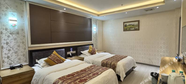 镇雄天成大酒店(镇雄街心花园店)图片