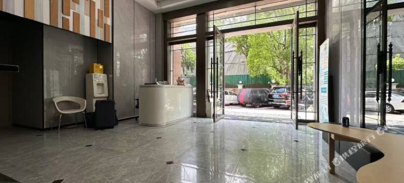 爱琴海青年求职公寓(上海虹桥万象城店)图片