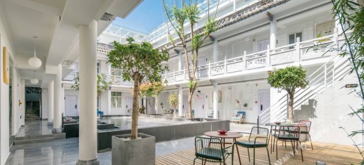 白日青春·白族美学合院酒店(大理古城步行街店)图片