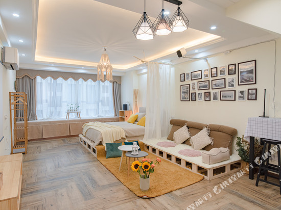 鹊有巢咖啡精品艺术民宿(贵阳观山湖会展城金融城店)