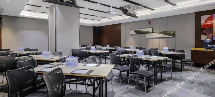 重庆江北观音桥步行街希尔顿欢朋酒店图片