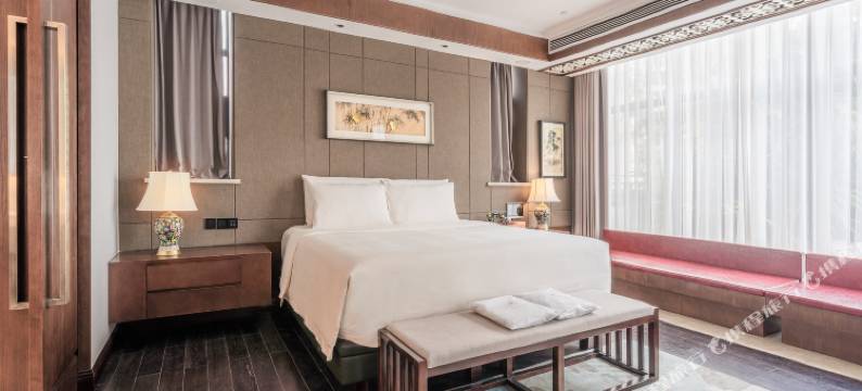 重庆解放碑十八梯泊联汇酒店图片