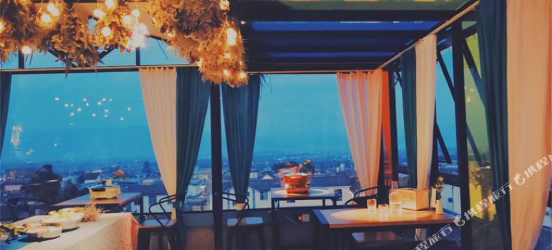 大理古城山山有木国学花园民宿图片