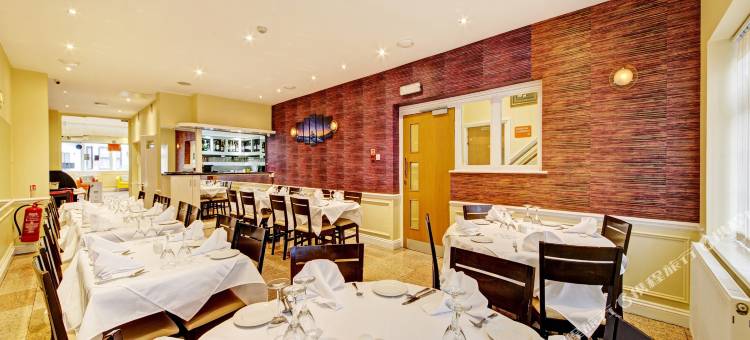 OYO 波士顿庄园酒店，汉威尔伦敦(OYO Bostons Manor Hotel, Hanwell London)图片