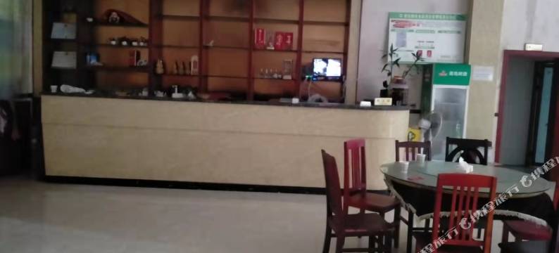 通江秦川大酒店图片