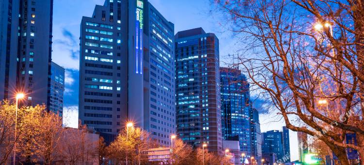 青岛五四广场奥帆中心智选假日酒店图片