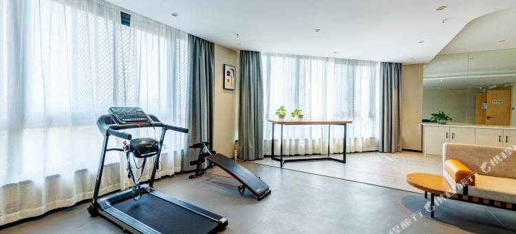 兰欧尚品酒店(自贡沿滩区龙湖公园店)图片