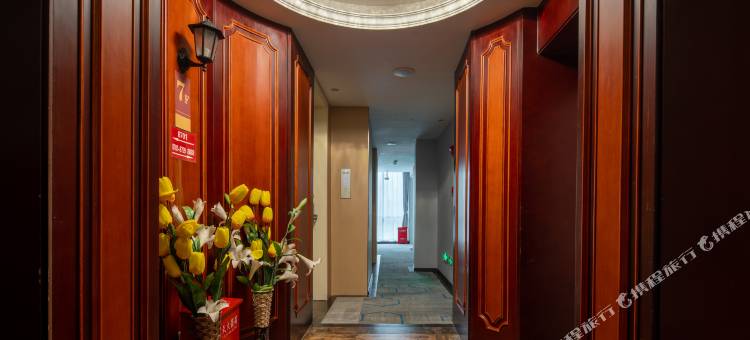 吉安•庐崚印象 WARMWELCOMFAMILYMOMEOW酒店(吉州区人民广场店)图片