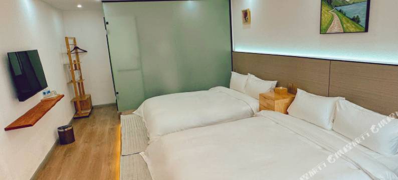 澄江丹妮客栈(月亮湾湿地公园店)图片