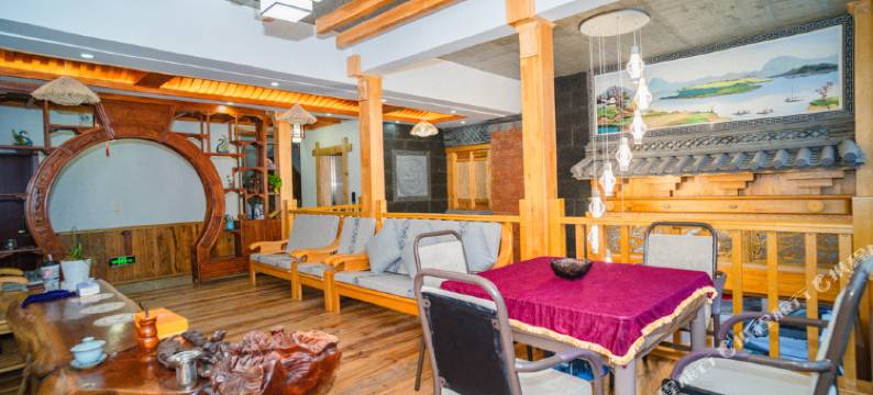 大理洱上花开海景客栈(洱海公园高铁北站店)图片