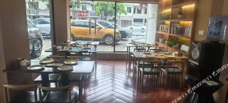 漾轻居酒店(长沙六沟垅地铁站万象城店)图片