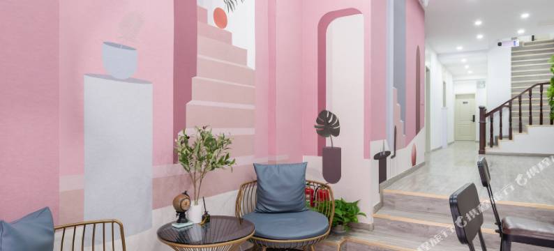 雅米·眠设计师民宿(天津滨江道步行街店)图片