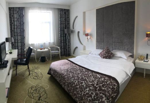 Holiday International Hotel Hotel Overview