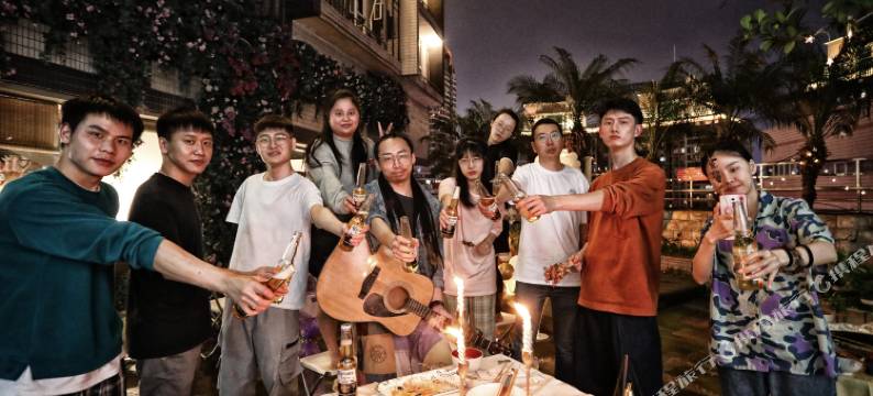 重庆吃山文化青年旅店图片