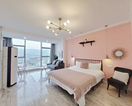 懒懒自助民宿(宜宾临港新天地店)